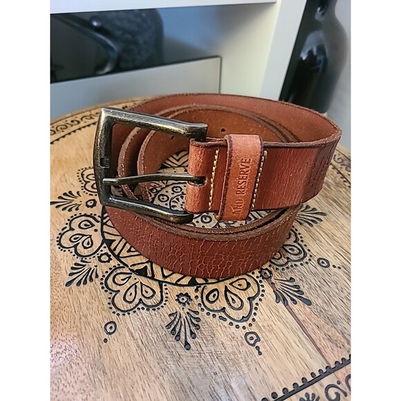 Margaritaville Island Reserve Brown Leather Belt 42" Carved Vertical Lines - Picture 1 of 8